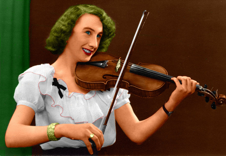 Carolyn the violinist
